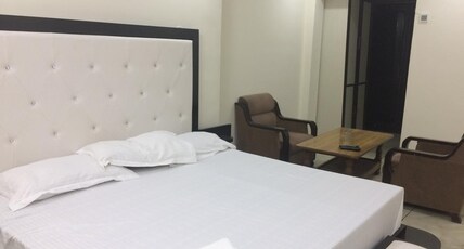 Hotel Platinum Plaza Room Type - Deluxe Room