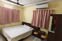 POP 84106E Hotel OLove Birds Hotel