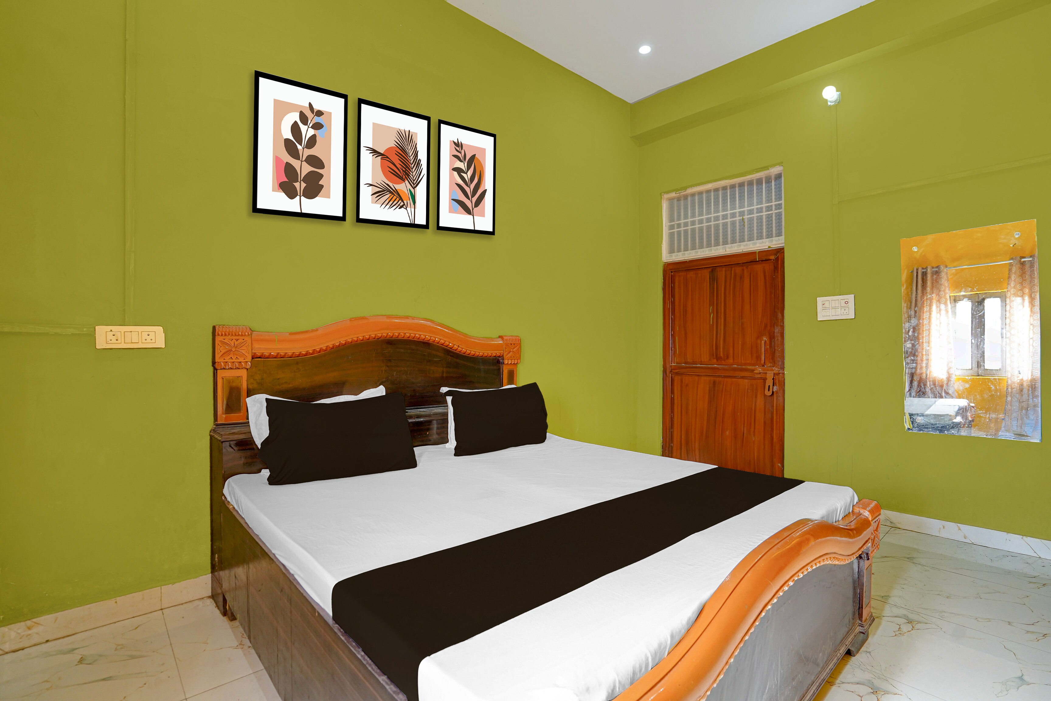 Spot On Urban Mozo24 Hotels LLP - Tap to explore photos