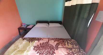 Chaukhamba Room Type - Bedroom -102