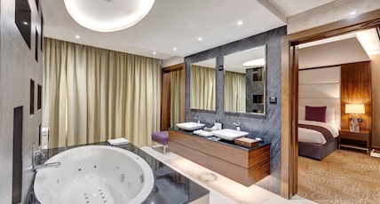 Crowne Plaza Muscat OCEC Room Type - Presidential Suite Garden View Lounge Access Crowne Plaza Muscat OCEC Room Type - Presidential Suite Garden View Lounge Access