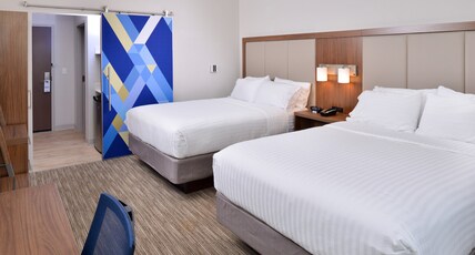 Holiday Inn Express & Suites Madison, an IHG Hotel Room Type - 2 Queen Standard Communication Accessible