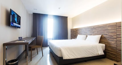 Spenza Hotel Room Type - Modern Deluxe Room (Non - Smoking)