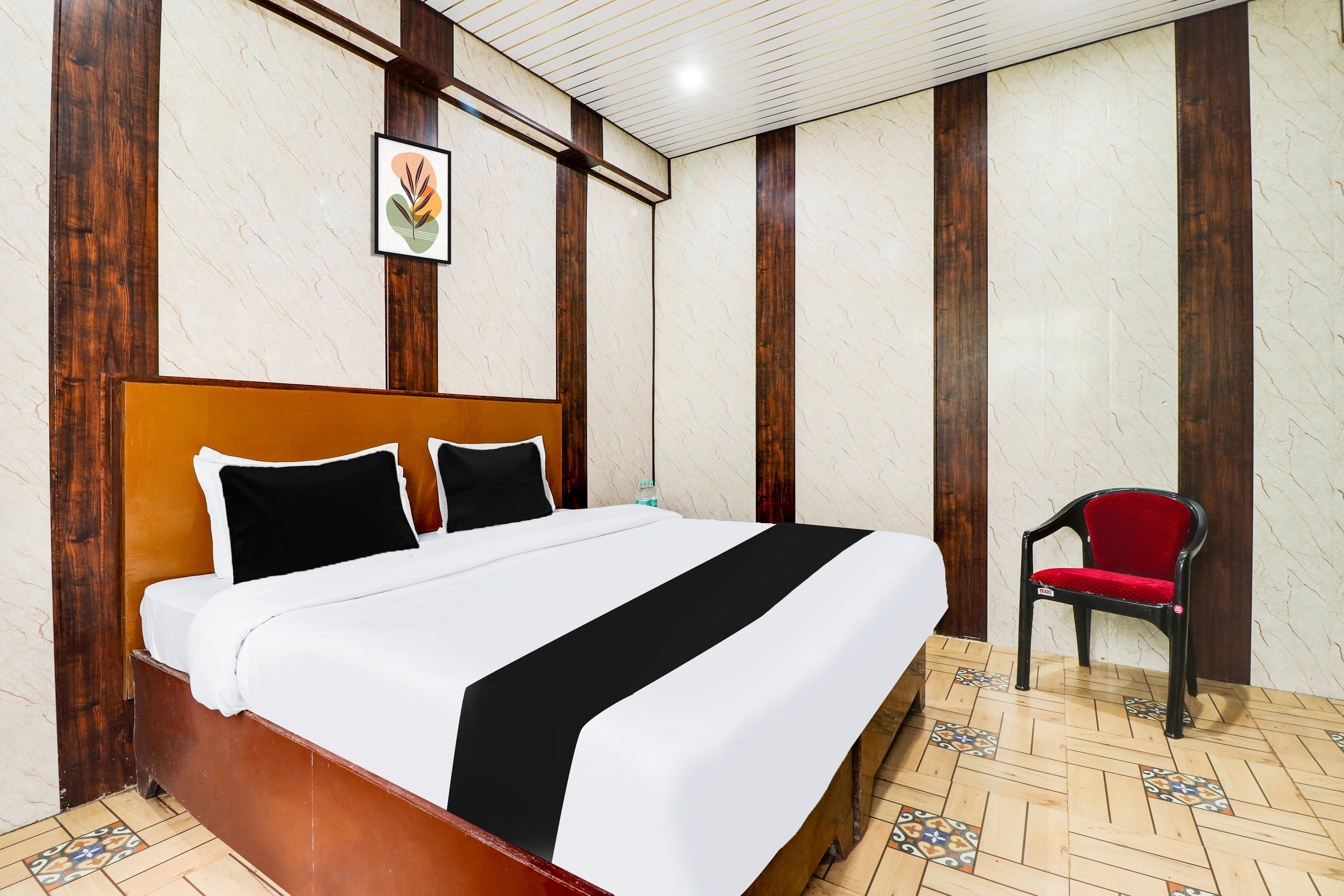 Hotel O Sri Narayan - Tap to explore photos