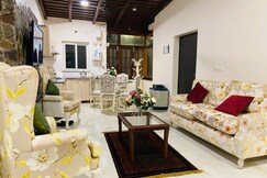 Luxsugero Penthouse Kainchi Dham