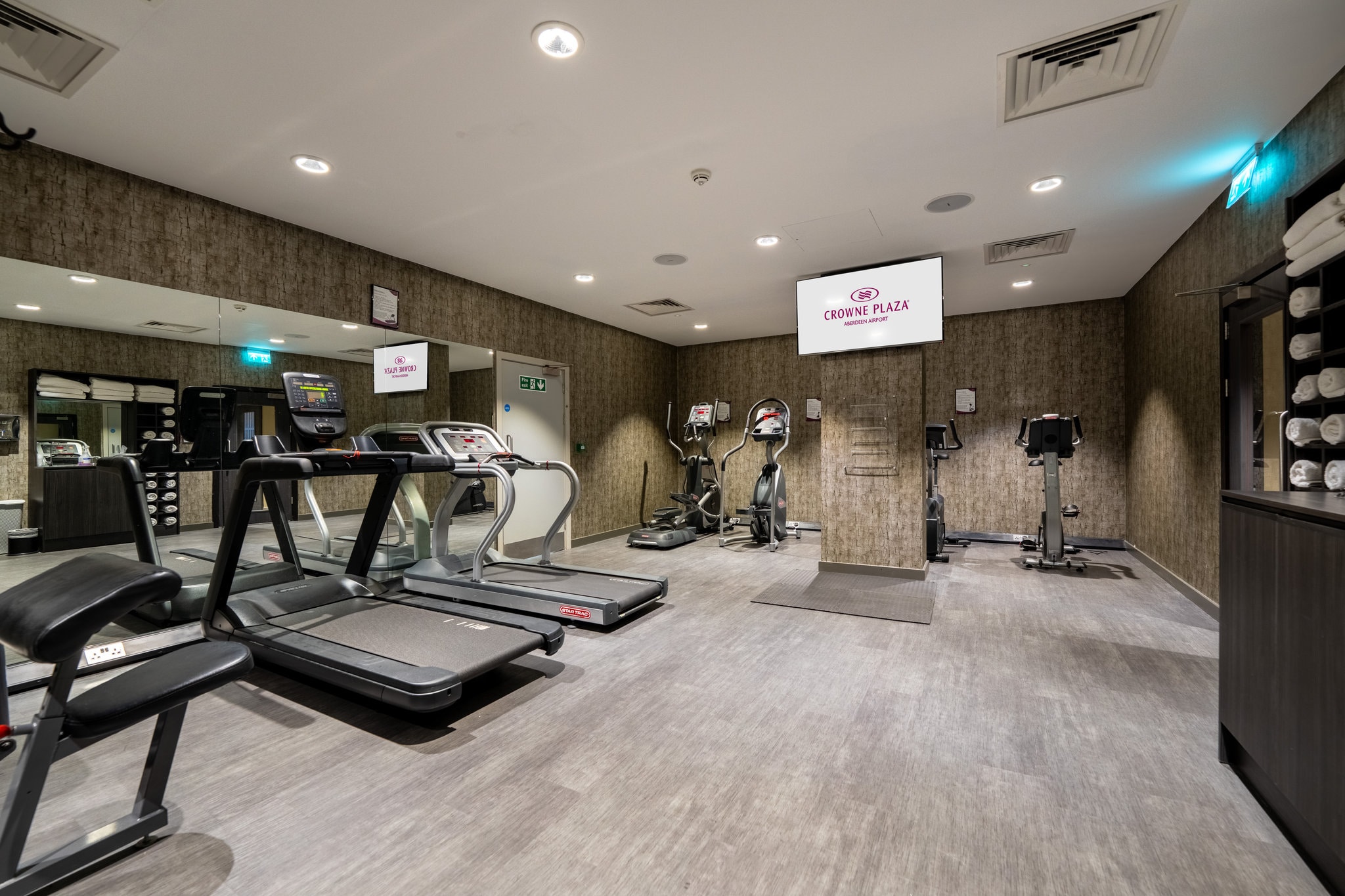 Crowne Plaza ABERDEEN AIRPORT - Tap to explore photos