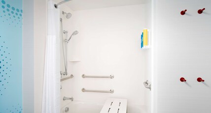Tru by Hilton Murfreesboro Room Type - 2 QN ACC RM W BATHTUB