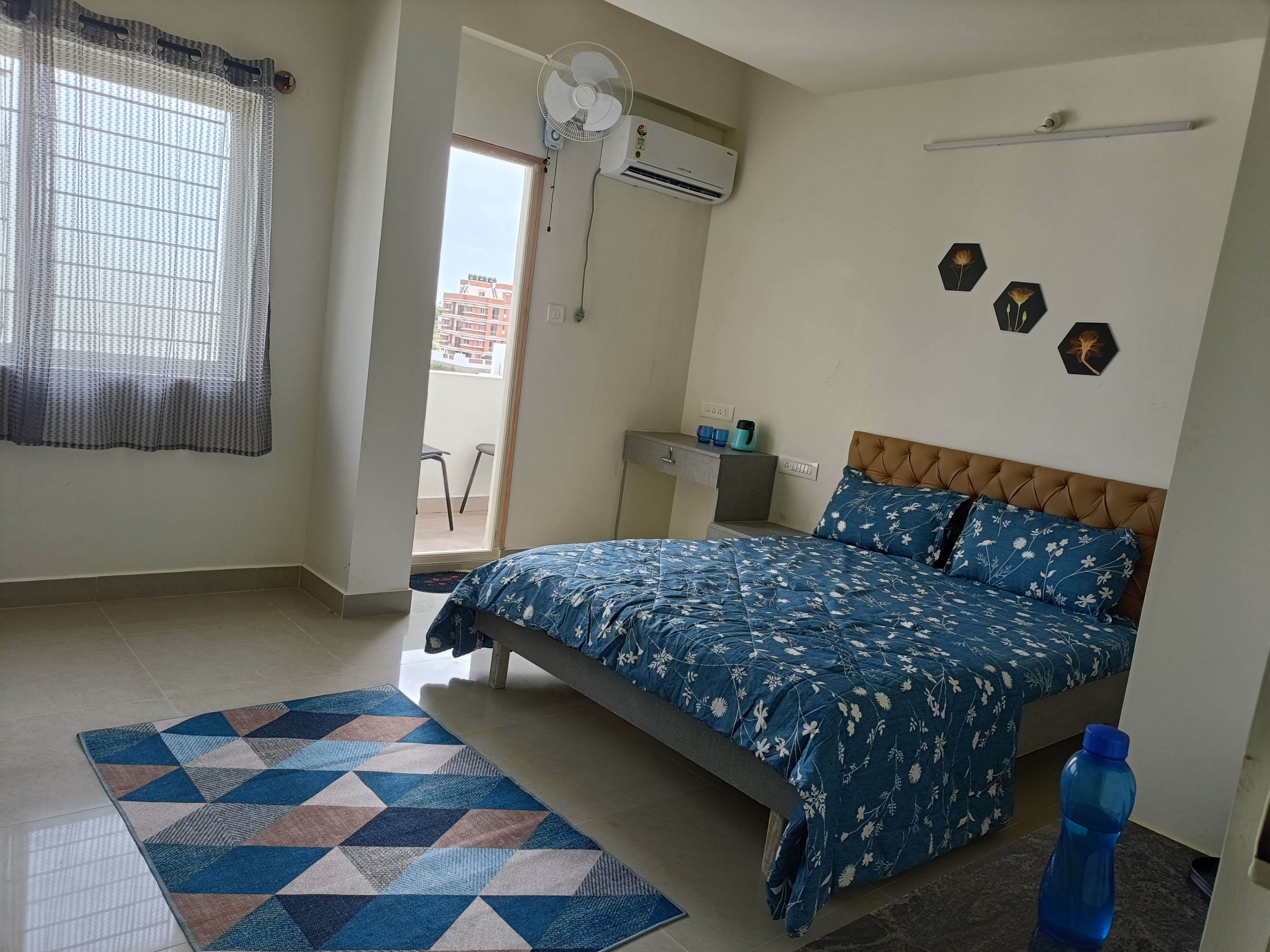 Luxury rooms by Rent on comfort - Tap to explore photos