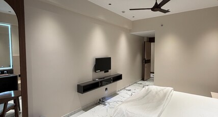 Bharat Inn Hotel And Restaurant Room Type - Deluxe Room