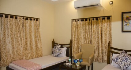 Lake city home stay Room Type - Bedroom: twin beds 1