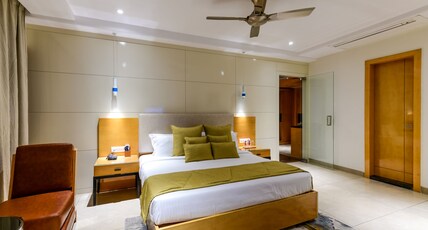 EXPRESS 11 HOTEL Room Type - Suite Room