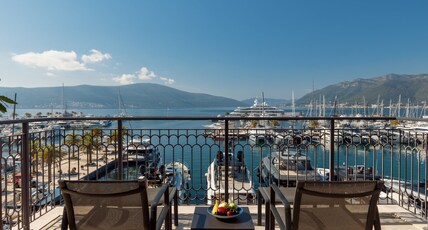 Regent PORTO MONTENEGRO Room Type - 1 King Studio Suite Sea View Balcony Regent PORTO MONTENEGRO Room Type - 1 King Studio Suite Sea View Balcony