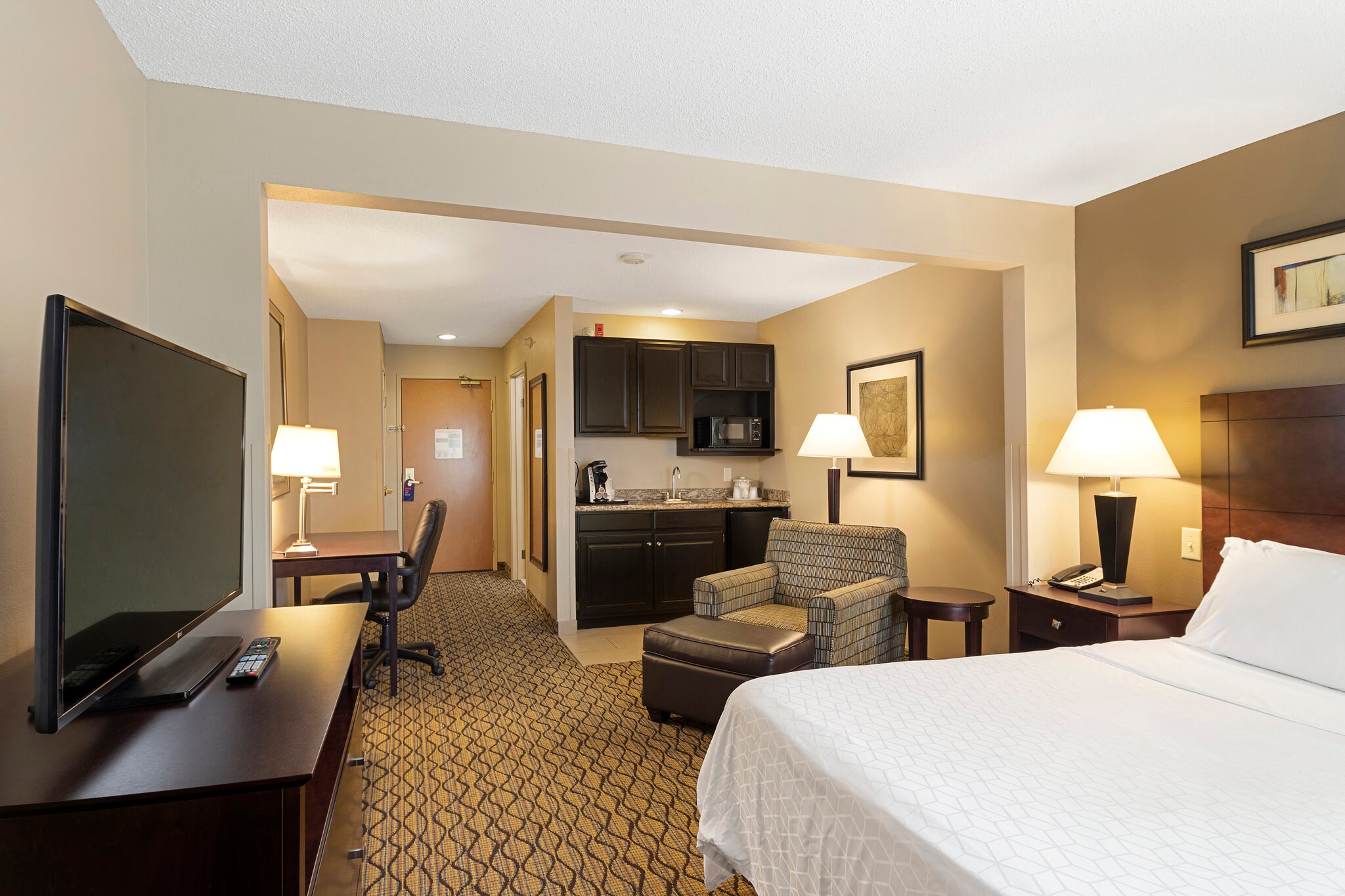 Holiday Inn Express BLOOMINGTON WEST - Tap to explore photos