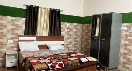 Dan Selaqui Homestay Room Type - Double Room ( Non-Ac )