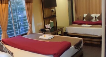 BALAKA LODGE Room Type - 5BED AC WITH BALCONY