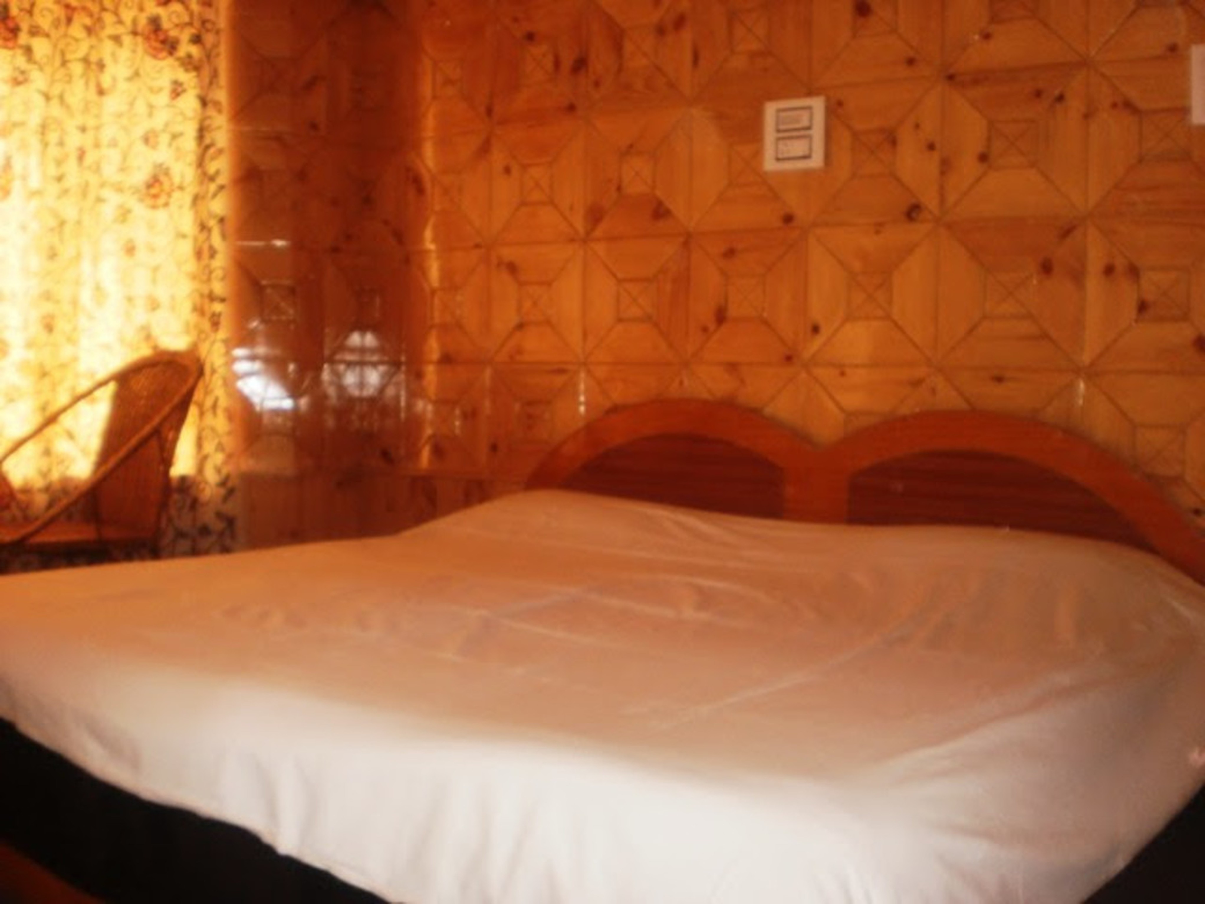 Golden Palace - Tap to explore photos