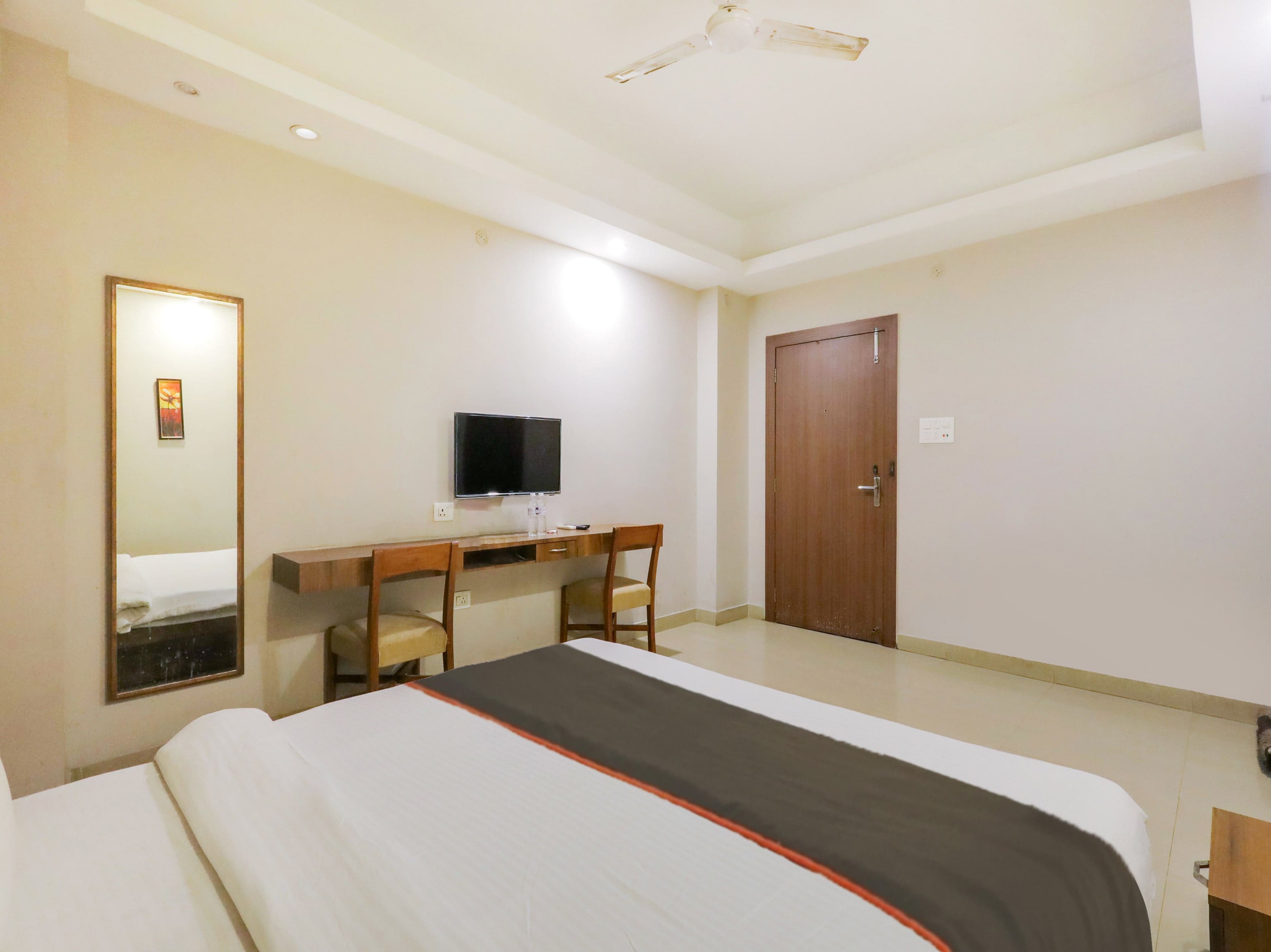 Hotel O Nirvana Lodge - Tap to explore photos