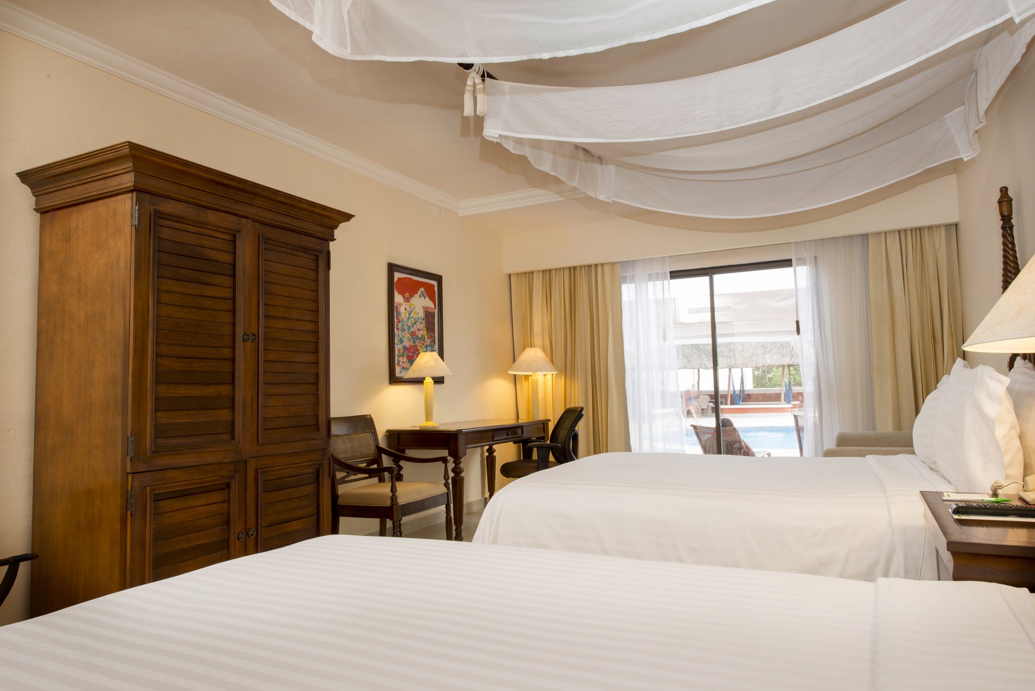 Holiday Inn Merida Mexico - Tap to explore photos