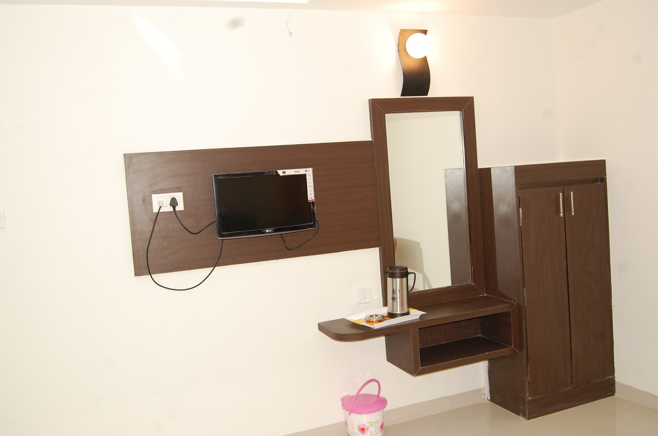 Hotel Parth Executive - Tap to explore photos