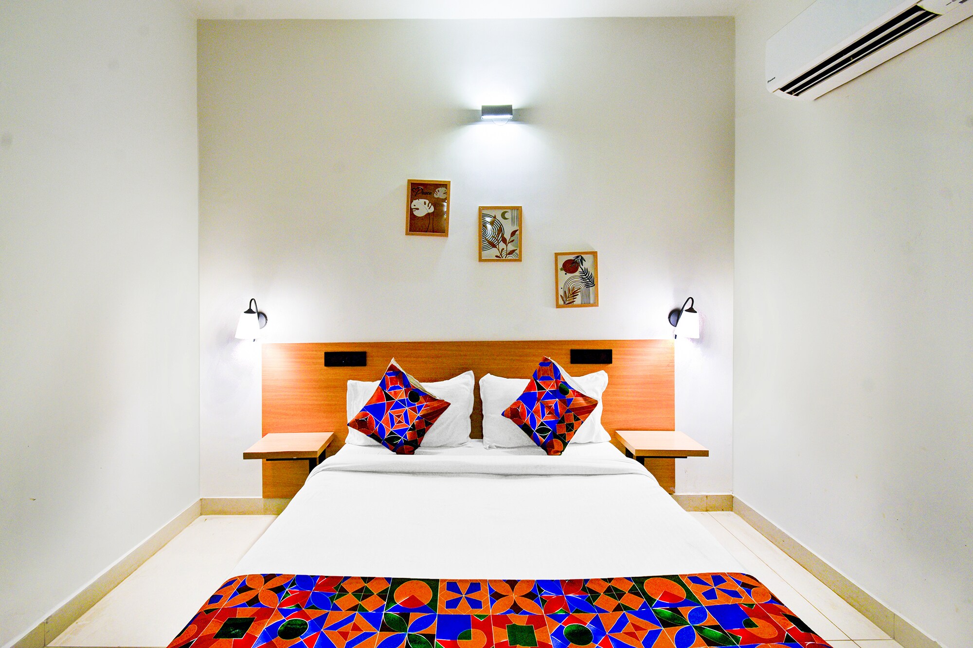 FabHotel Casa Grand - Miyapur Allwyn X Road, Miyapur - Tap to explore photos