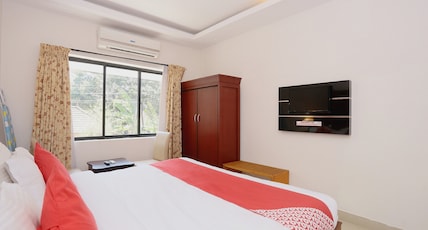 Super Townhouse Dona Castle Room Type - Deluxe Super Townhouse Dona Castle Room Type - Deluxe