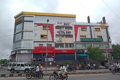 Hotel RNR Lodge & Luxury Suites.