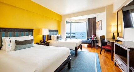 The Bayview Hotel Pattaya Room Type - Deluxe Sea View High Floor Twin Bed