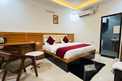 Hotel Golden Aura
