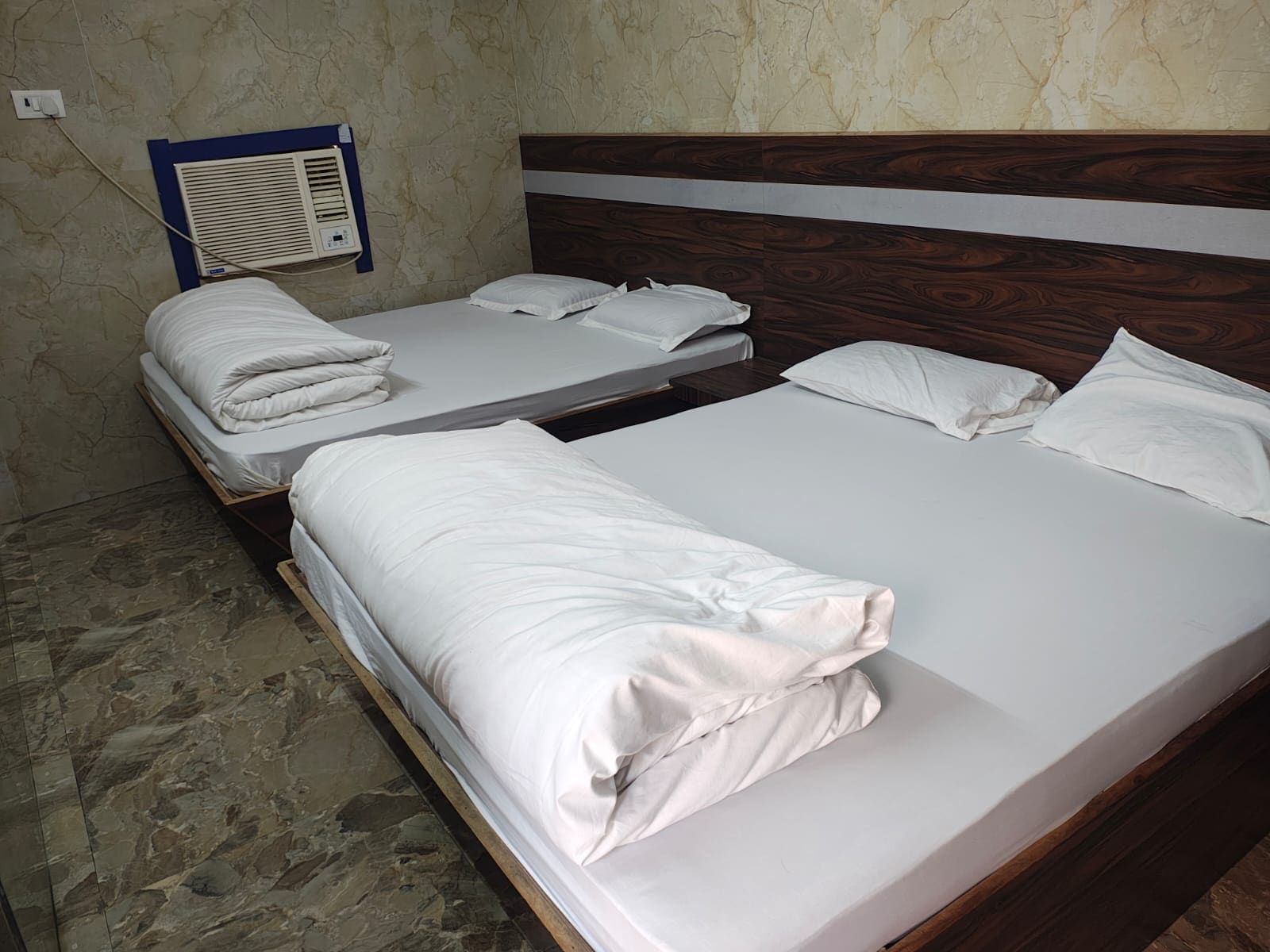 Hotel Jayanti Dham - Tap to explore photos