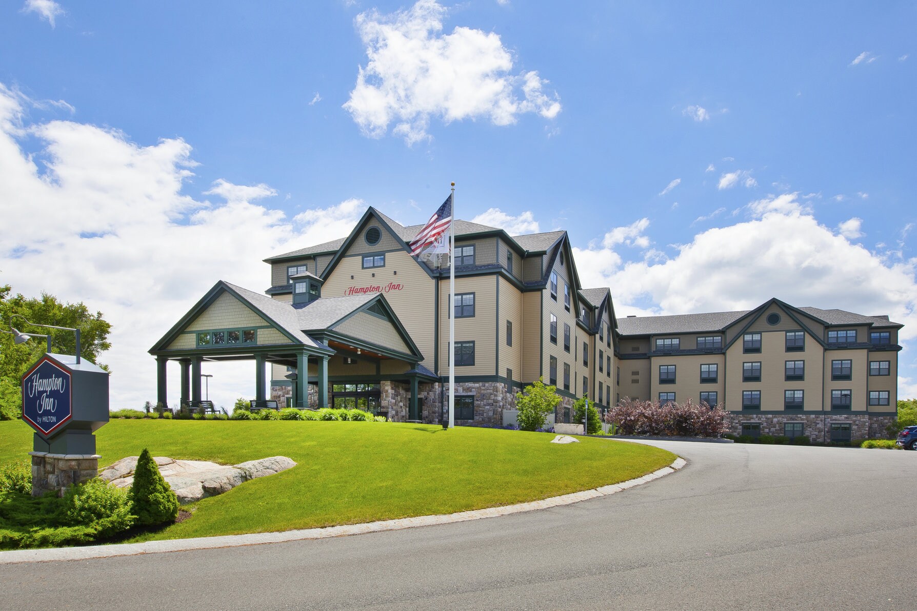 Hampton by Hilton Bar Harbor - Tap to explore photos