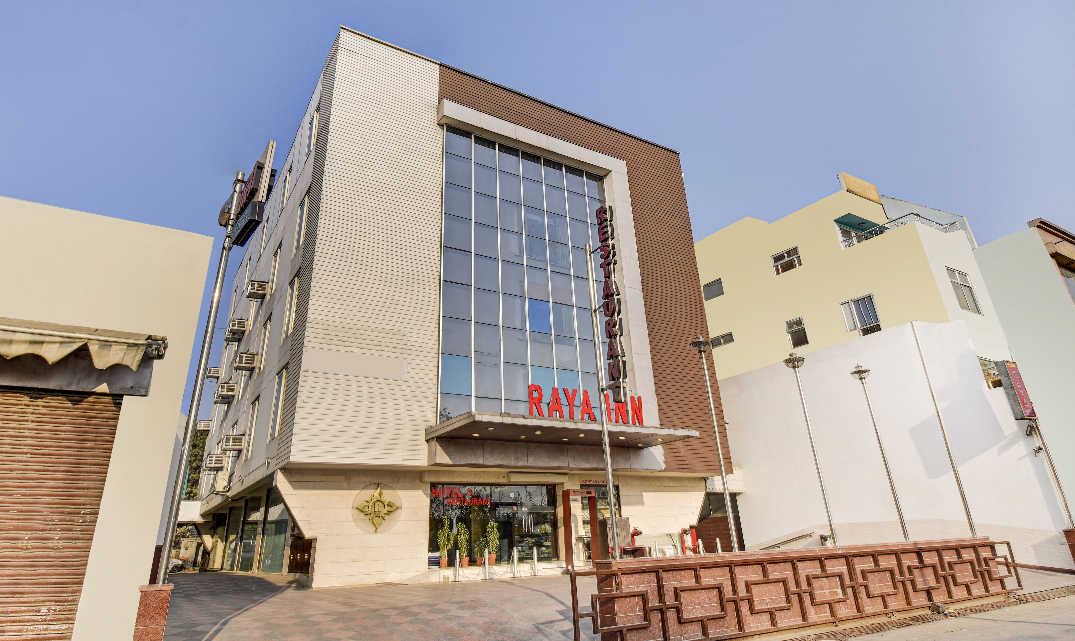 Hotel Raya Inn - Tap to explore photos