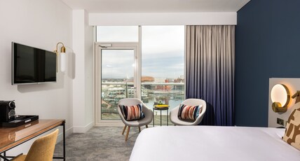 voco ST. DAVID'S CARDIFF, an IHG hotel Room Type - 1 Super King Tiger Bay Premium Room