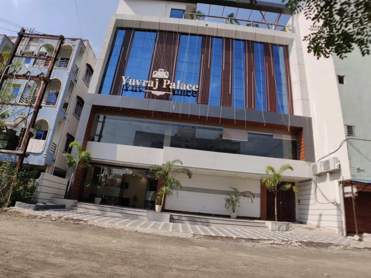 Hotel Yuvraj Palace - Tap to explore photos