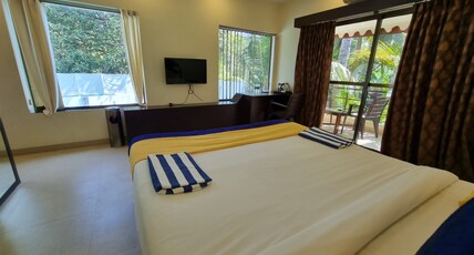 Palolem Inn Goa Room Type - Super Deluxe Pool View Room With Balcony