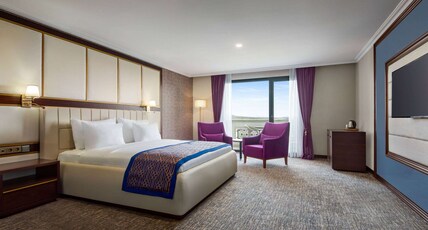 Ramada Plaza By Wyndham Silivri Room Type - Premium Double Bed Land View