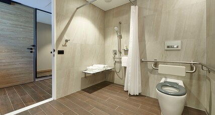 Doubletree by Hilton Perth Northbridge Room Type - KING GUEST ROOM ACCESSIBLE
