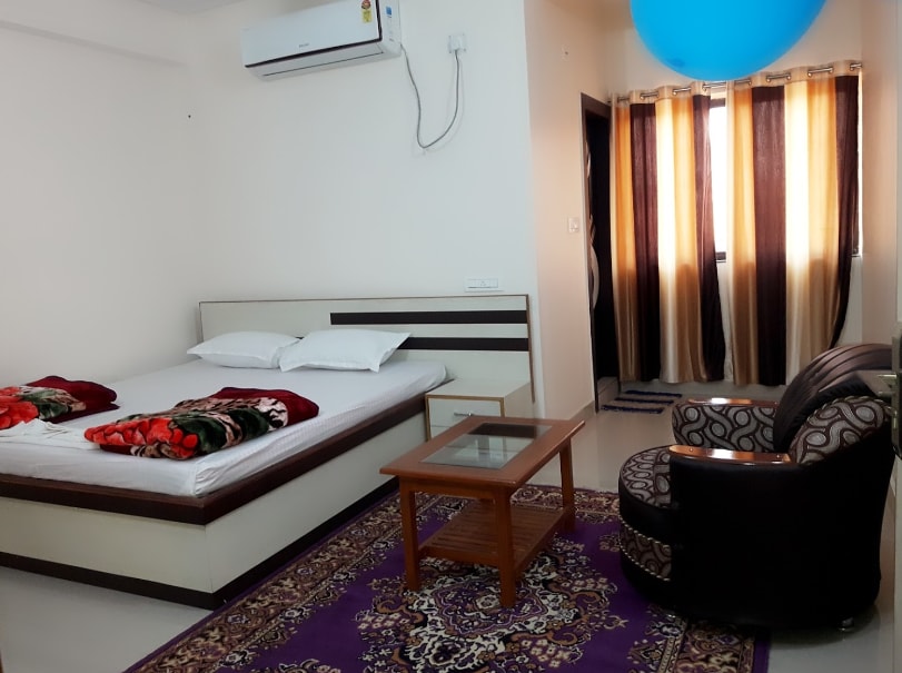 HOTEL MANOHAR RESIDENCY - Tap to explore photos