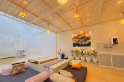 The Element Stays - 1Rk Boho Penthouse with Gazebo