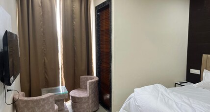 SGS Palace Room Type - Deluxe Room