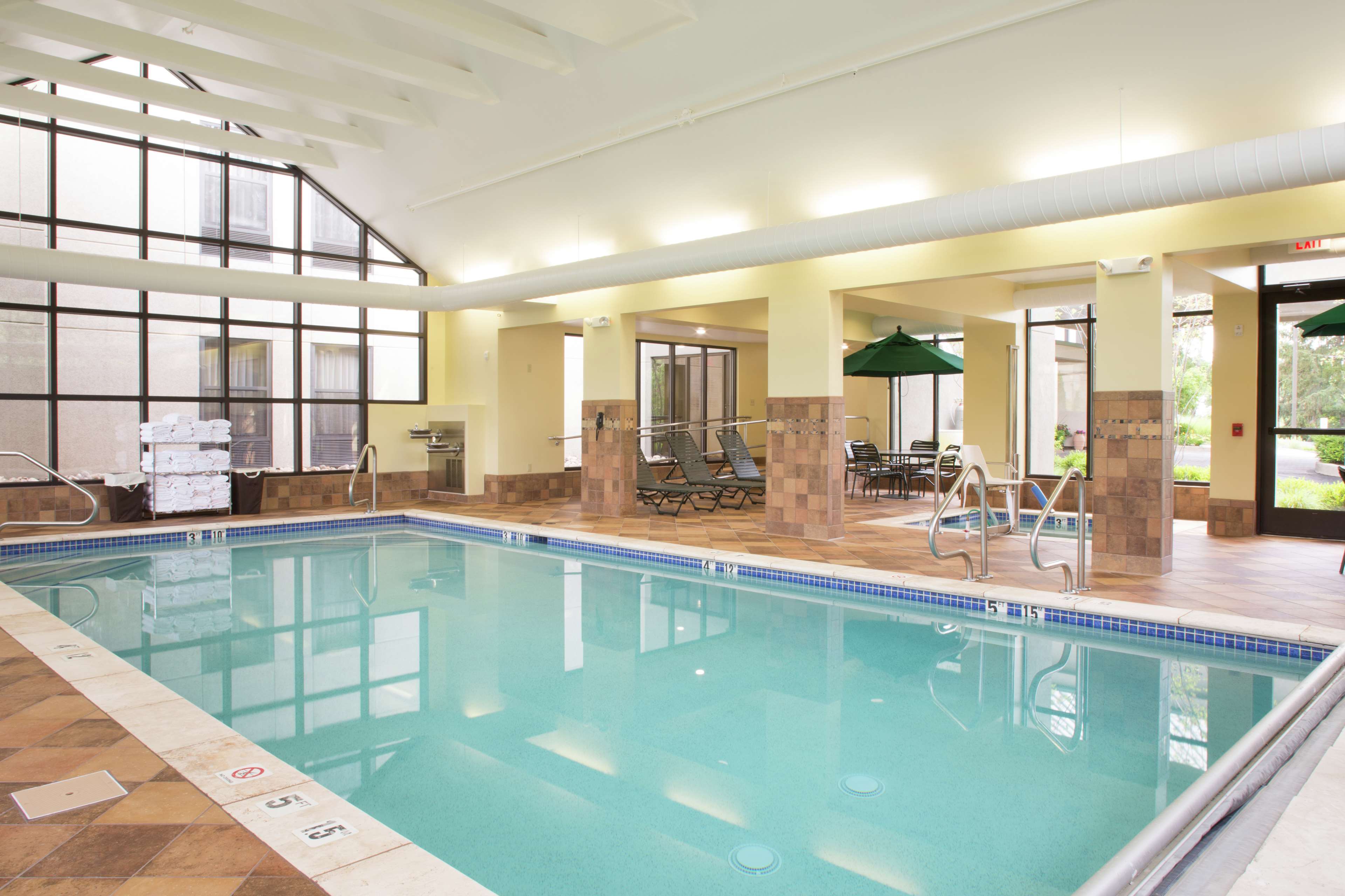 Hampton Inn Clarks Summit-Scranton - Tap to explore photos
