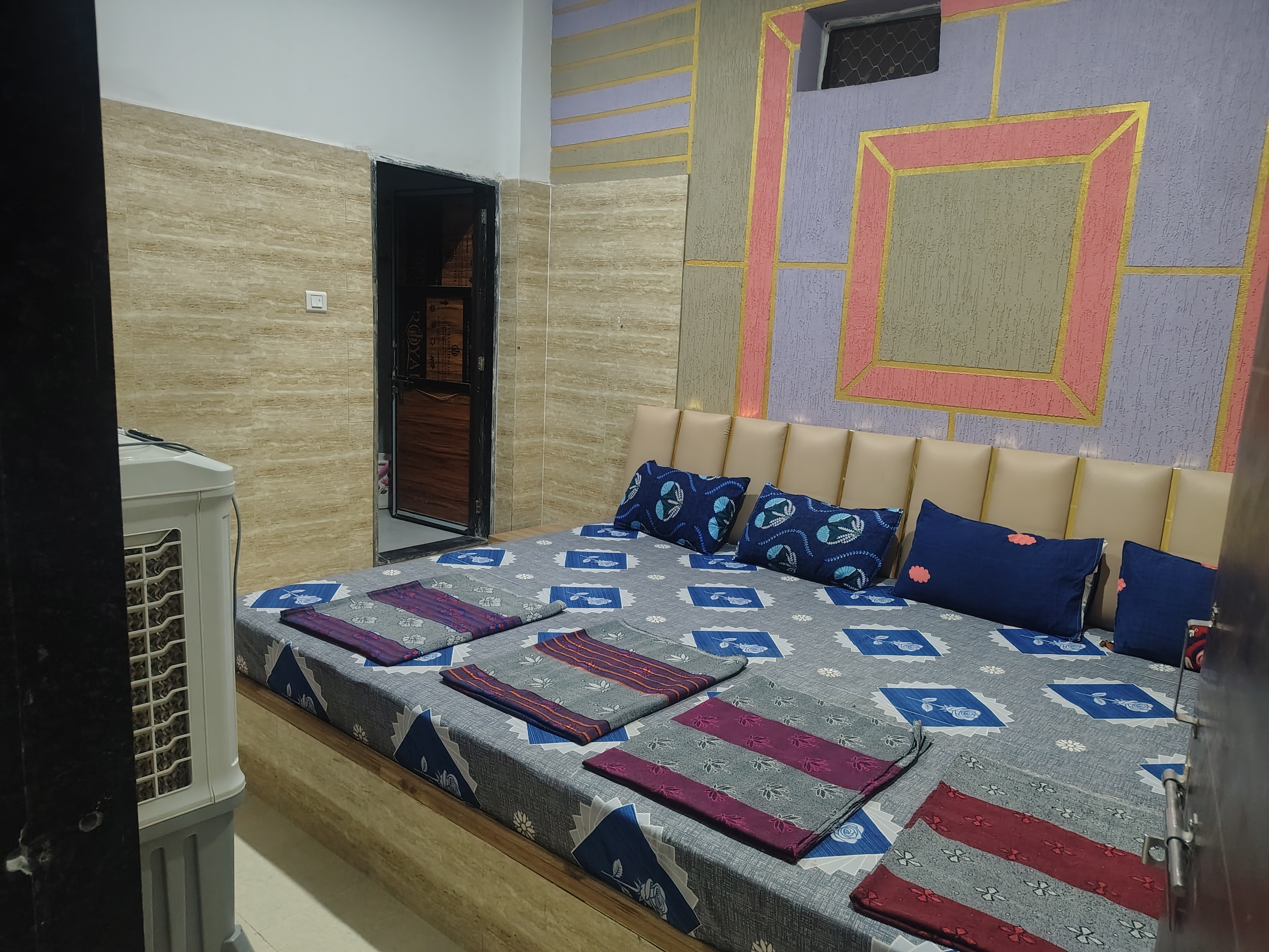 Hotel Murlidhar - Tap to explore photos