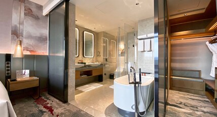 Crowne Plaza Huzhou Room Type - 1 Bedroom Suite Lake View