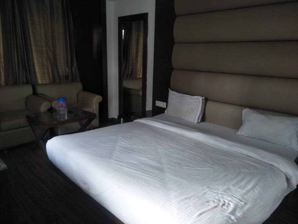 Aashna Homestay - Tap to explore photos