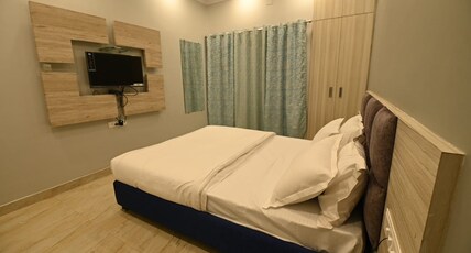 The Lake Castle Room Type - Deluxe Room