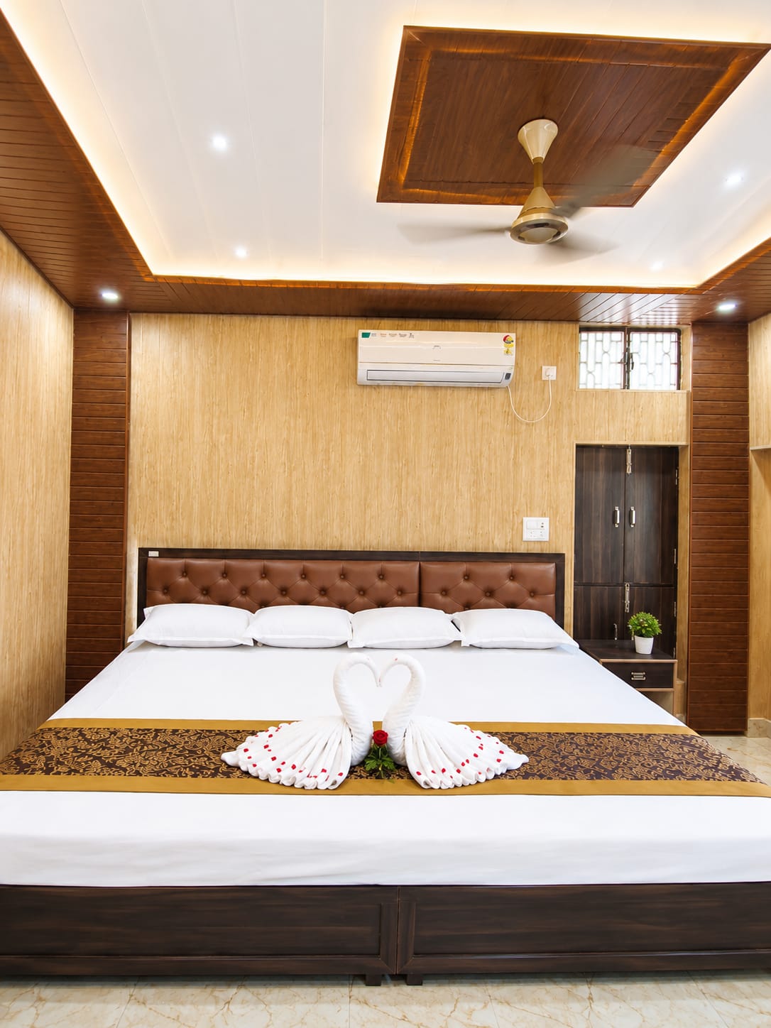 Virat Homestay - Tap to explore photos