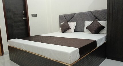 Braj Bhoomi Homes Room Type - Deluxe Double Bedroom