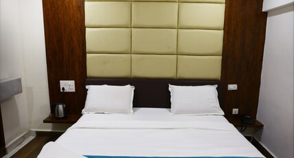 Maurya Residency Room Type - Deluxe A/c Room
