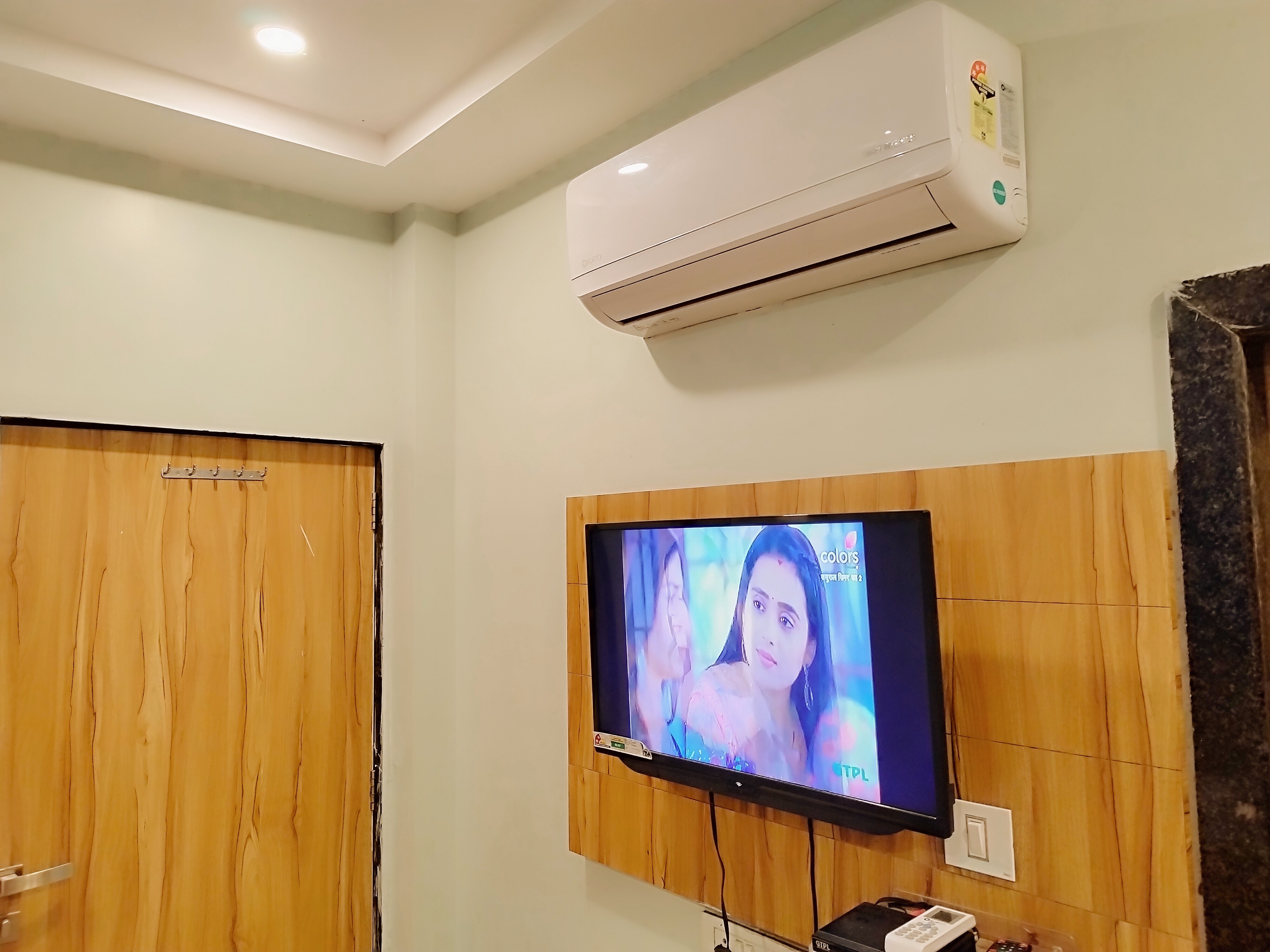 Hotel Shree Guru Kripa - Tap to explore photos