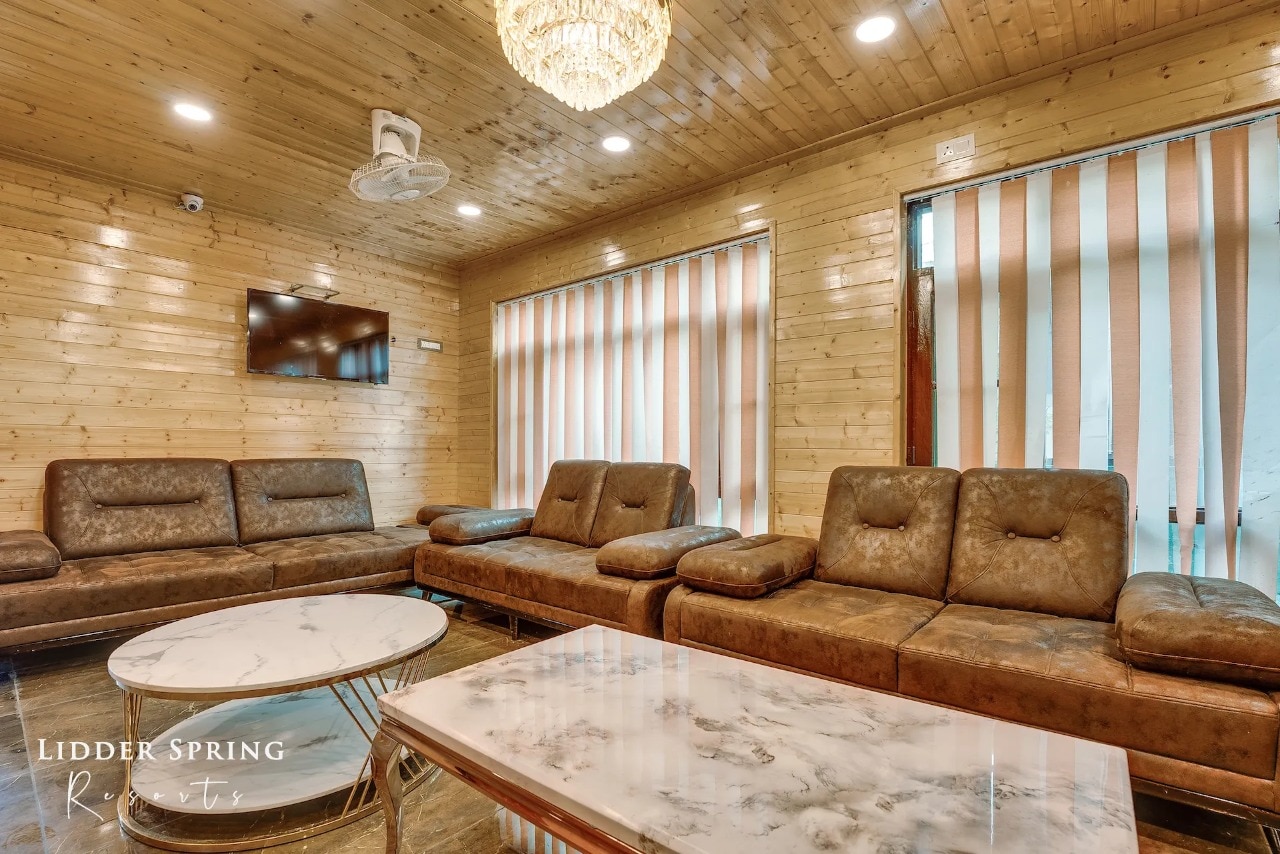 Lidder Spring Resorts - Tap to explore photos