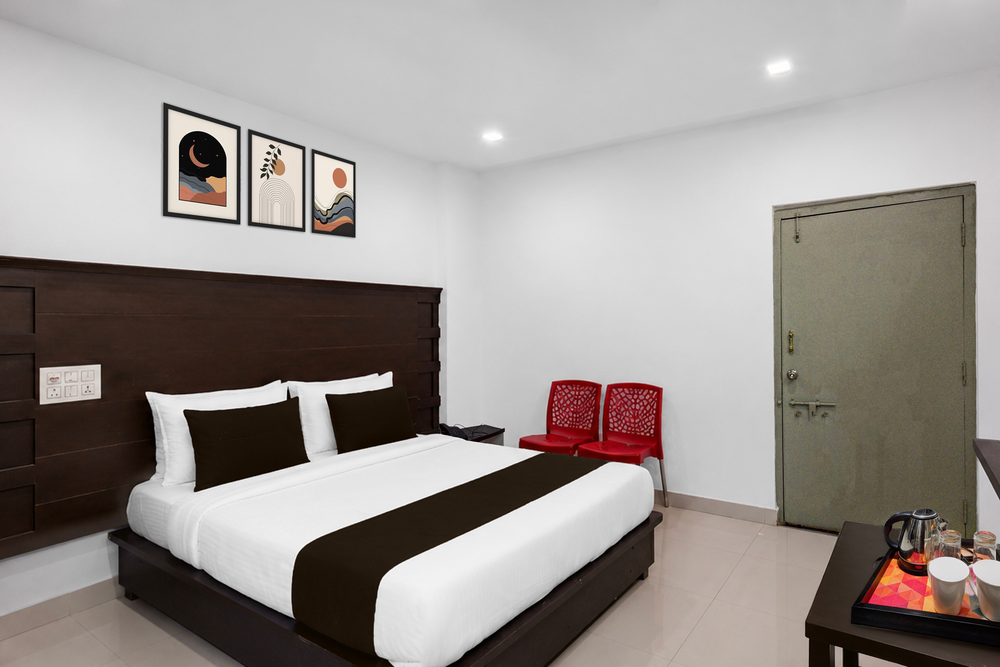 Flagship OYO Hotel Vishnu Residency - Tap to explore photos